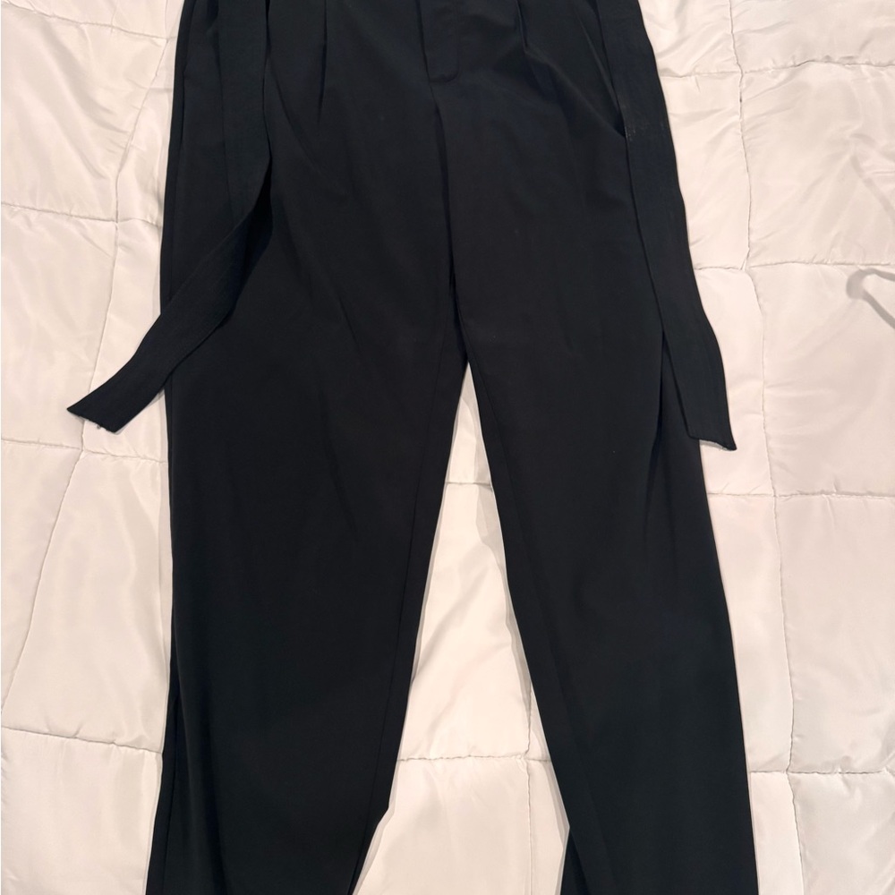 Athleta woman’s cropped Black Pants size 8